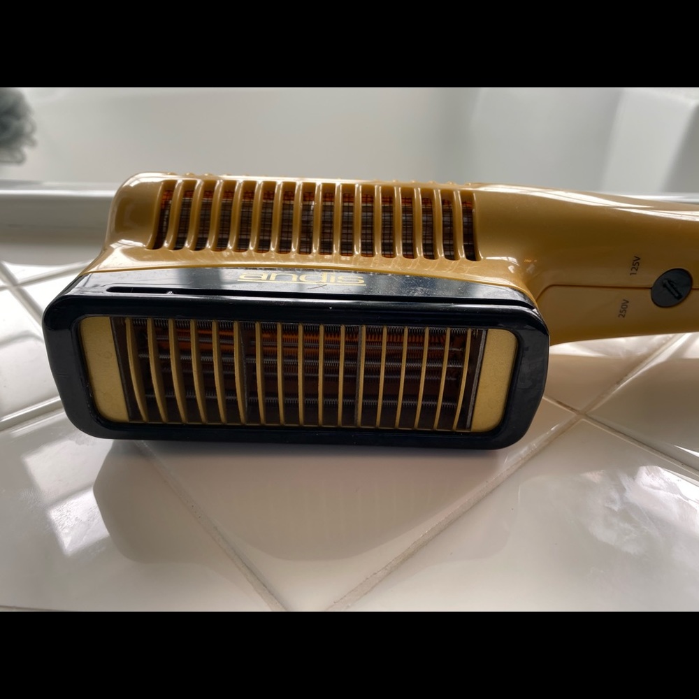 Hair dryer - Picture 2 of 3